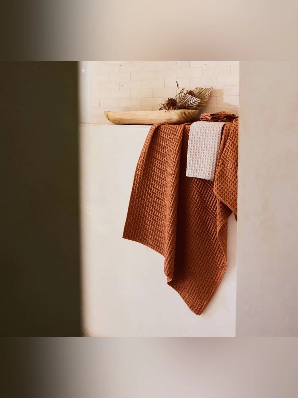NWT Geometry Waffle Knit Hand Towel - Clay